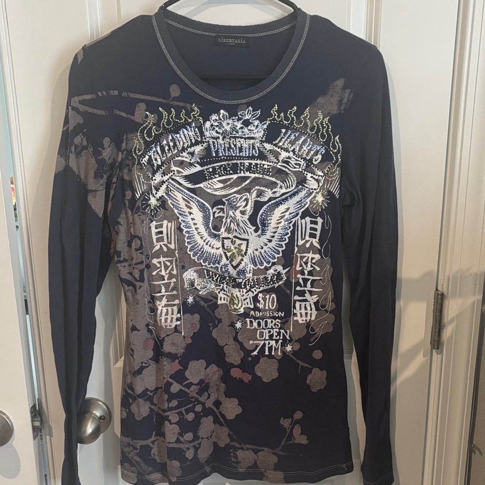 Women Long-Sleeve Graphic Shirt in Navy